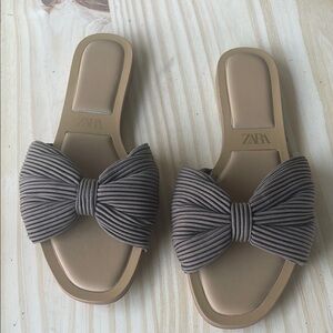 Zara Women's Gray Bow Slide Sandals